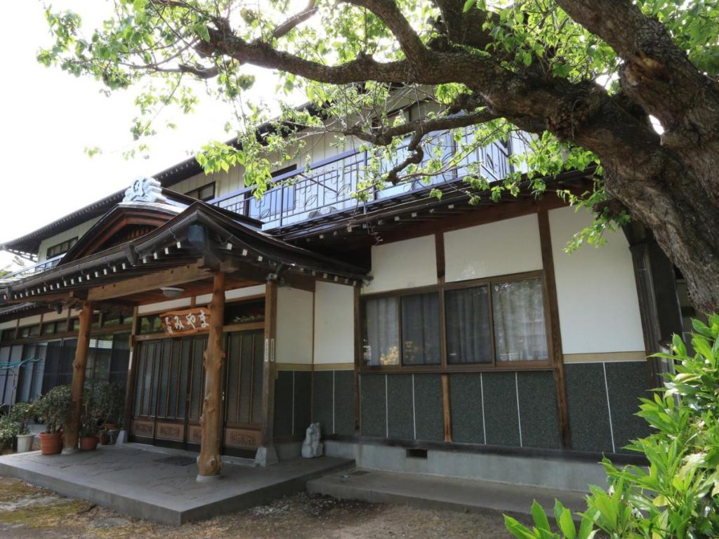Minshuku-Miyama-Ryokan-Japan-Facade