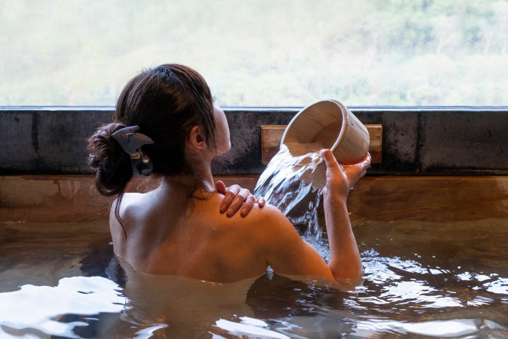 Onsen-Woman-Bath-Japan