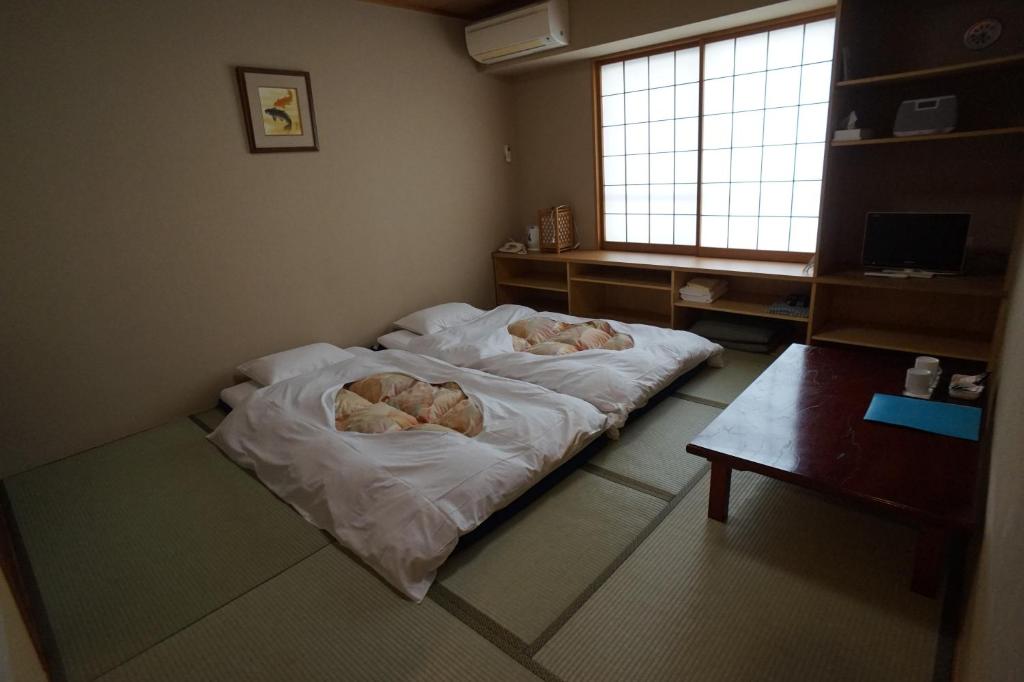 Annex-Katsutaro-Ryokan-Tokyo-Japan-Room