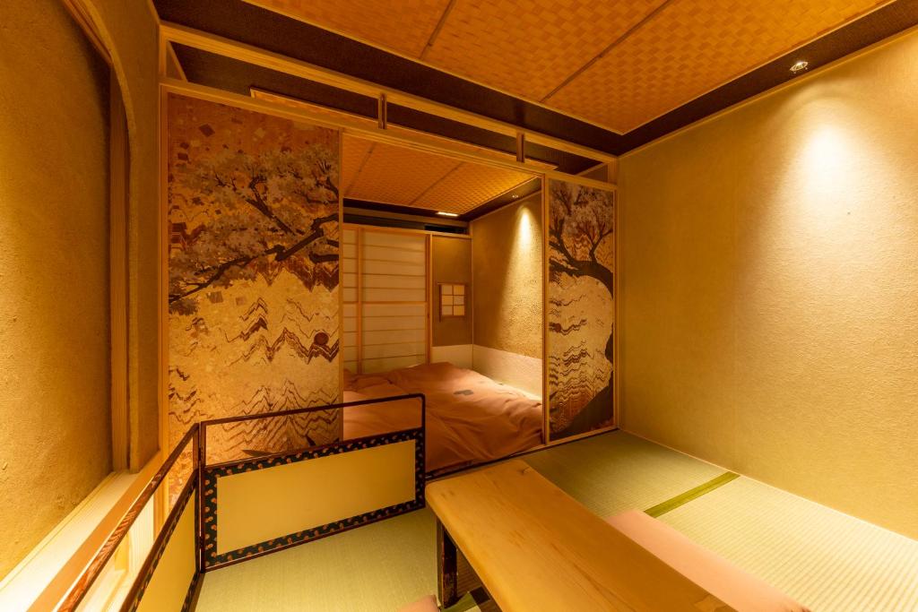 Cyashitsu-Ryokan-Asakusa-Tokyo-Japan-Bedroom