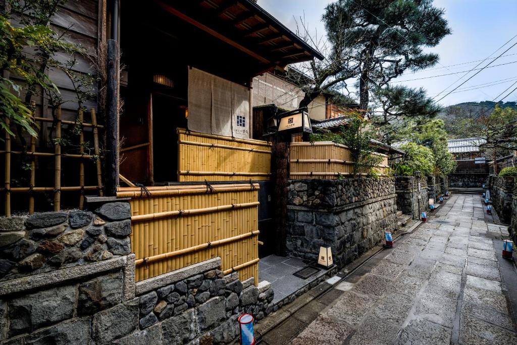Ishibekoji-Muan-Ryokan-Kyoto-Japan-Facade