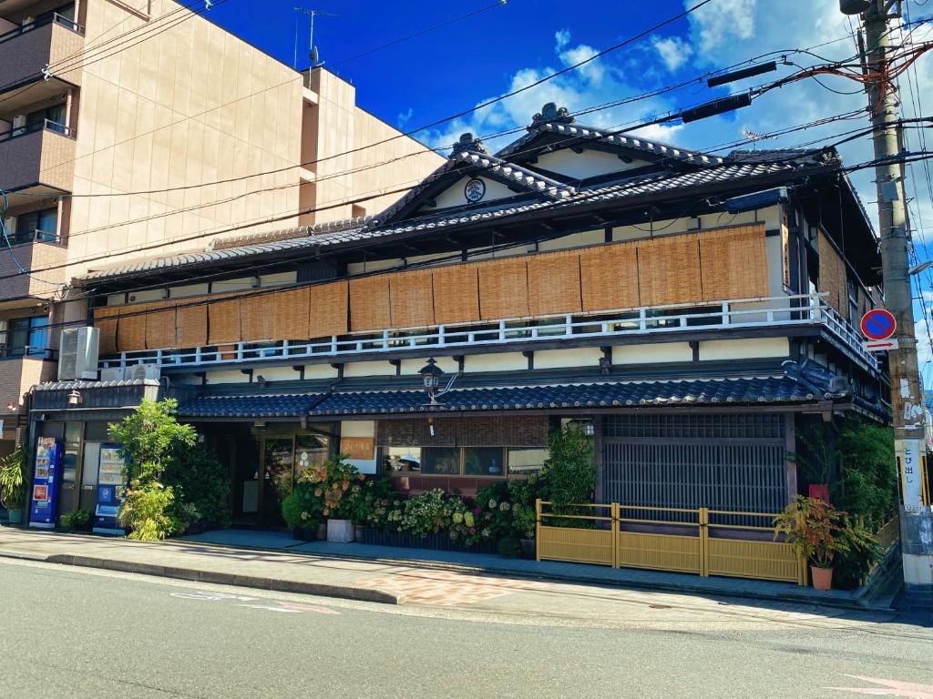 Ryokan-Sawaya-Honten-Entrance-Kyoto-Japan